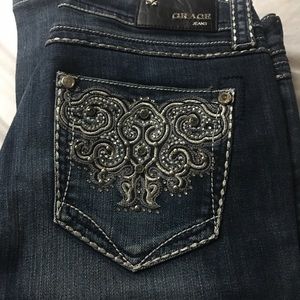 Grace is LA jeans 7M easy fit